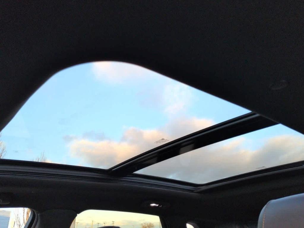 used 2023 Cadillac XT5 car, priced at $28,865