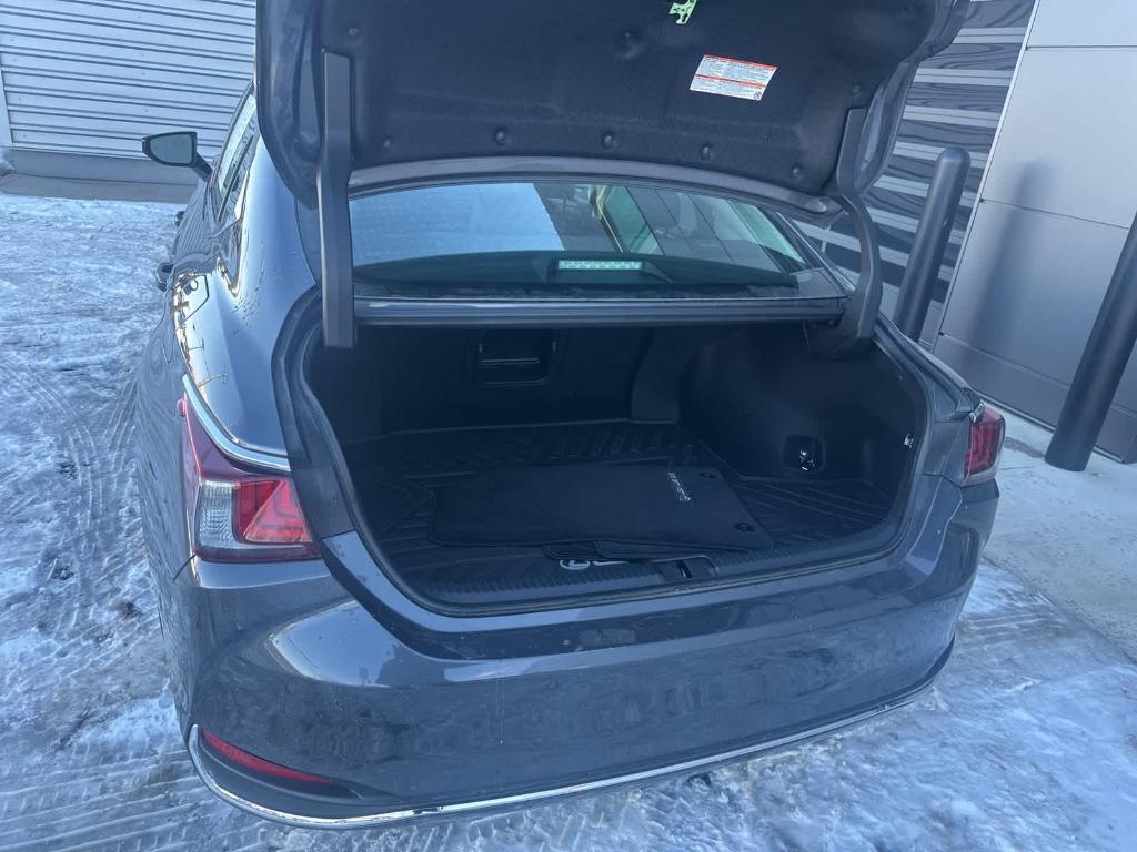 used 2024 Lexus ES 300h car, priced at $43,891