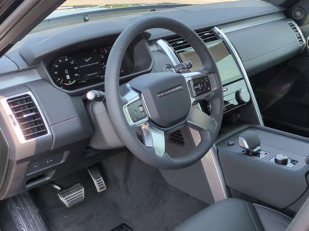 new 2025 Land Rover Discovery car, priced at $79,768