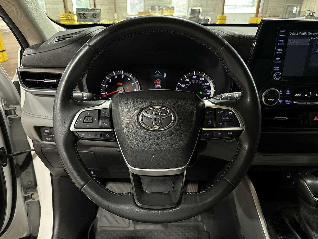 used 2022 Toyota Highlander car, priced at $31,195