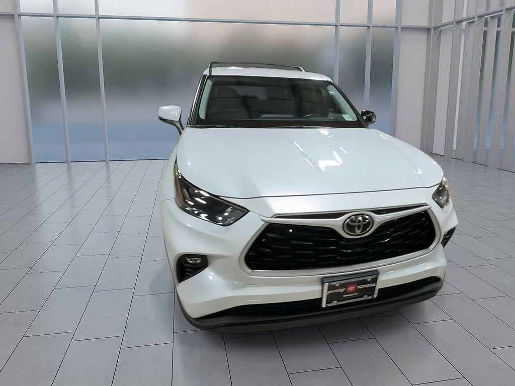 used 2022 Toyota Highlander car, priced at $31,195