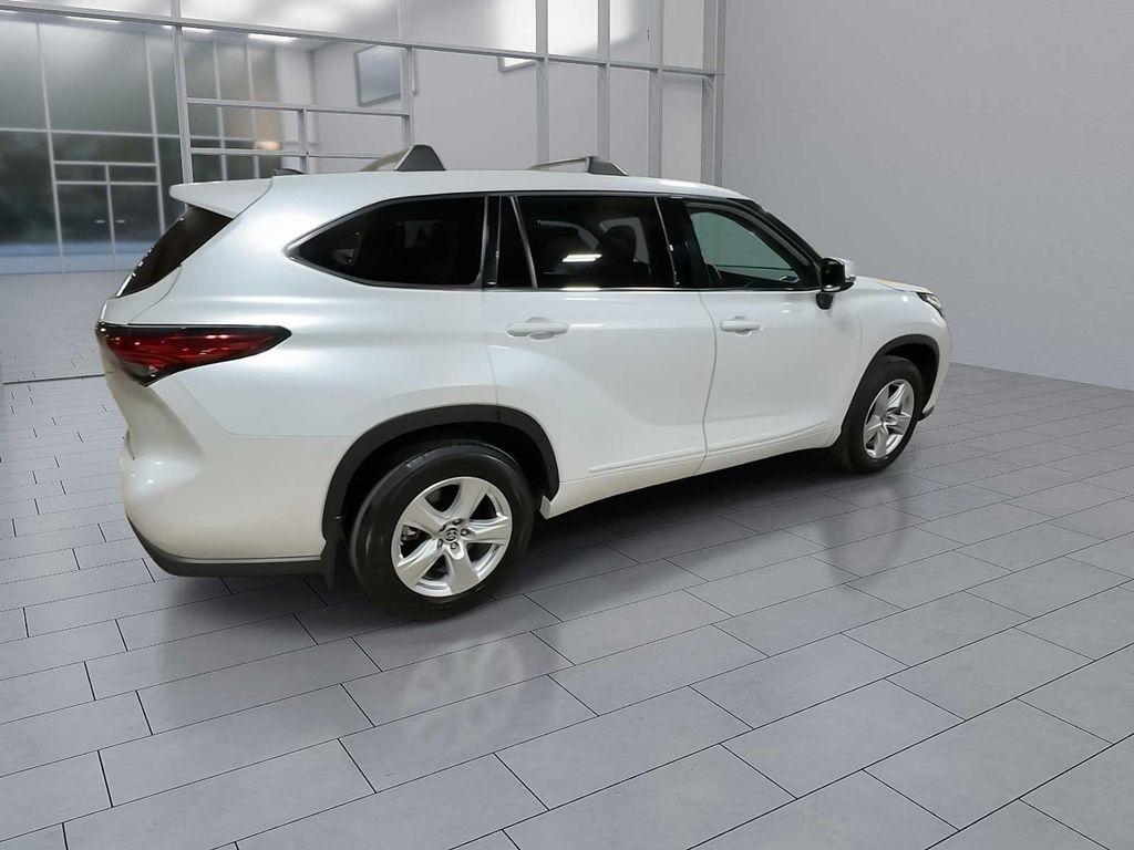 used 2022 Toyota Highlander car, priced at $31,195