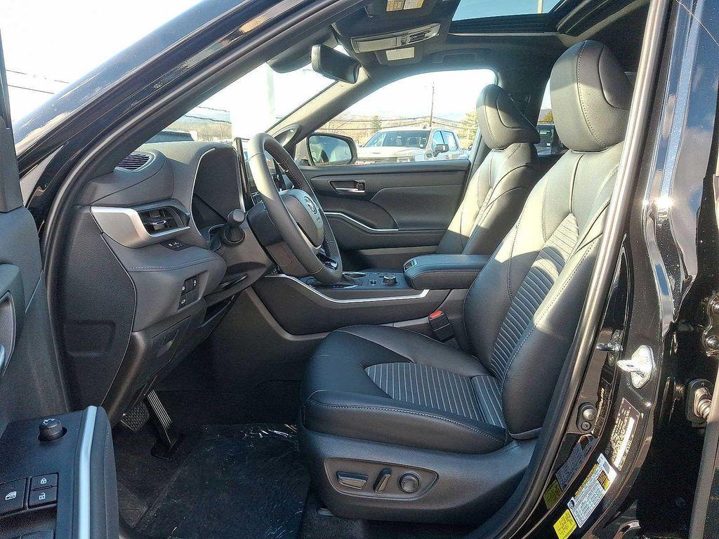 new 2026 Toyota Highlander car, priced at $51,108