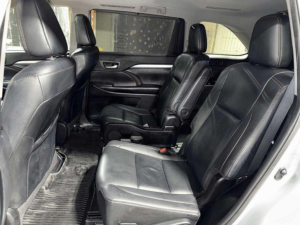 used 2019 Toyota Highlander car, priced at $18,995