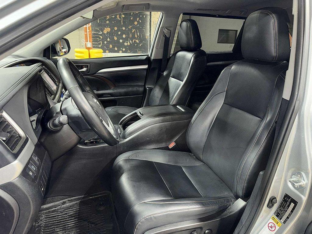 used 2019 Toyota Highlander car, priced at $18,995