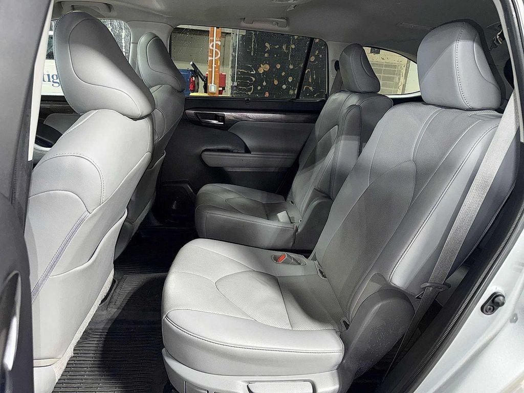 used 2020 Toyota Highlander car, priced at $30,395