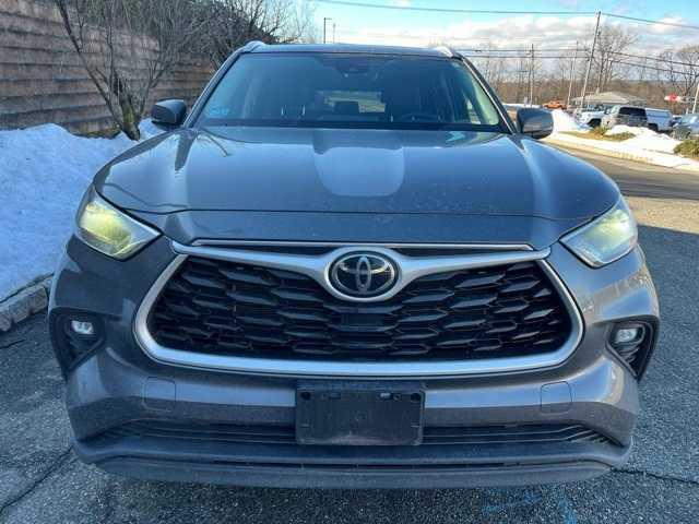 used 2022 Toyota Highlander car, priced at $34,995