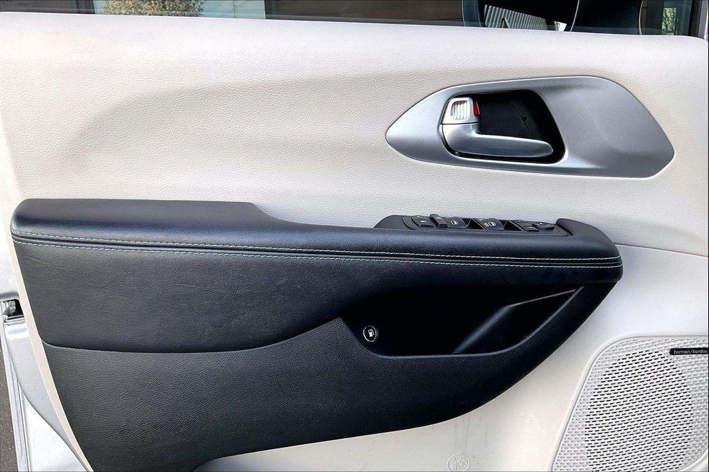 used 2018 Chrysler Pacifica Hybrid car, priced at $20,995