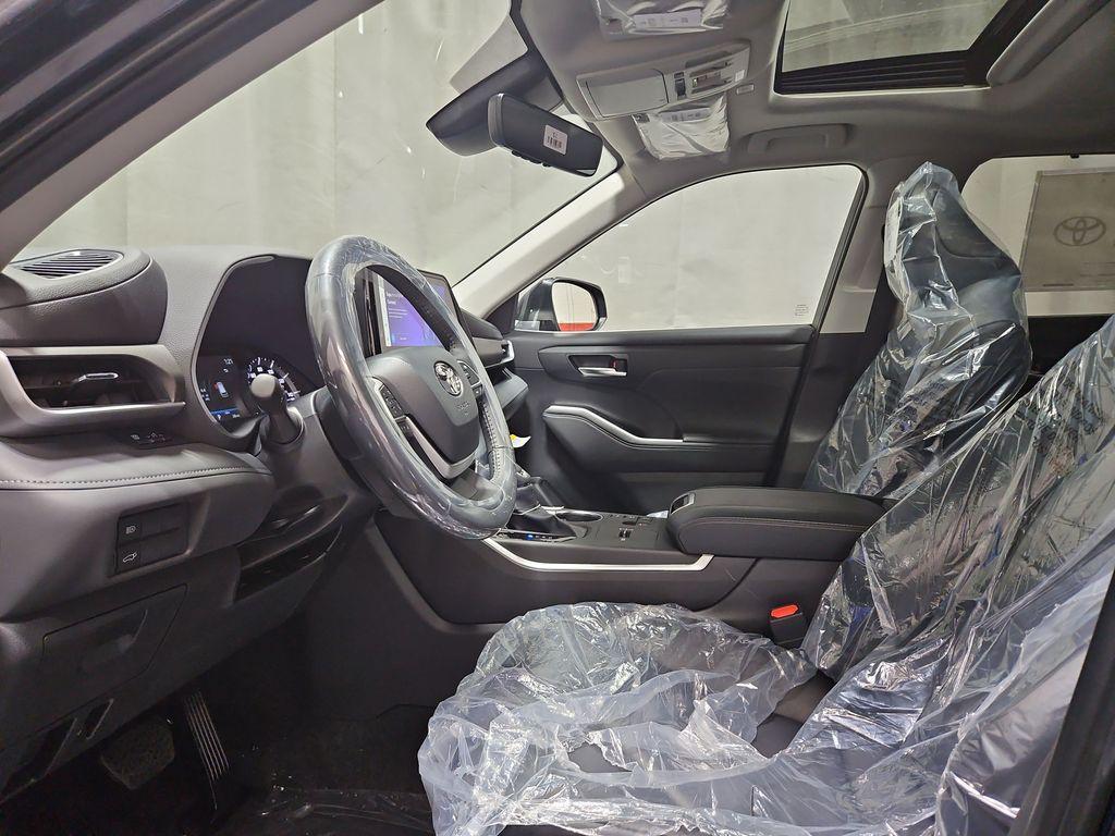 new 2026 Toyota Highlander Hybrid car, priced at $49,938
