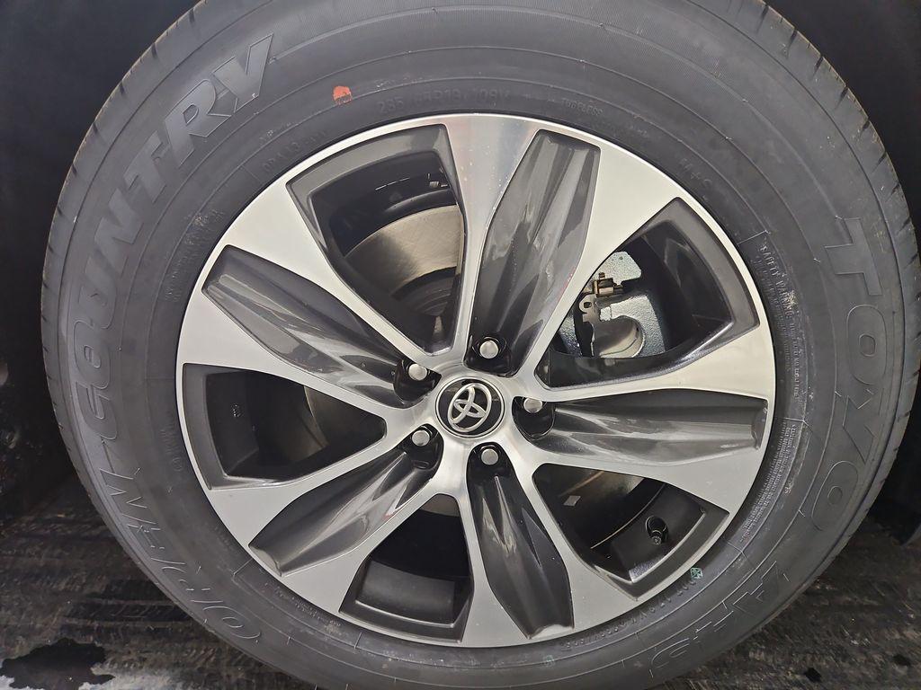 new 2026 Toyota Highlander Hybrid car, priced at $49,938