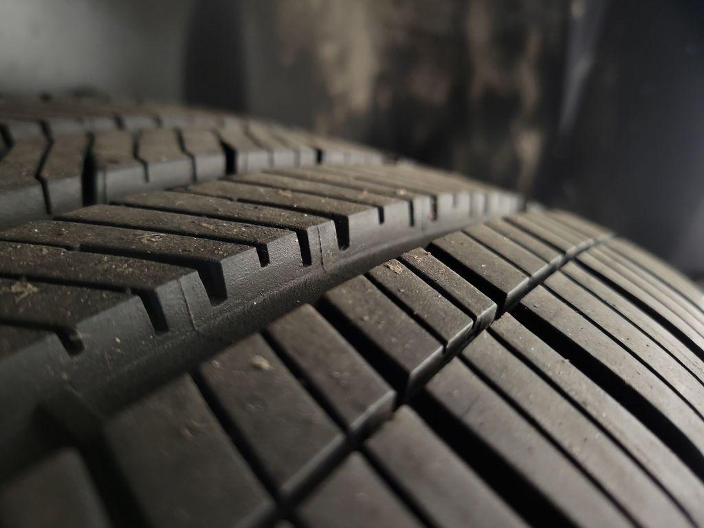 used 2013 Cadillac Escalade ESV car, priced at $12,994