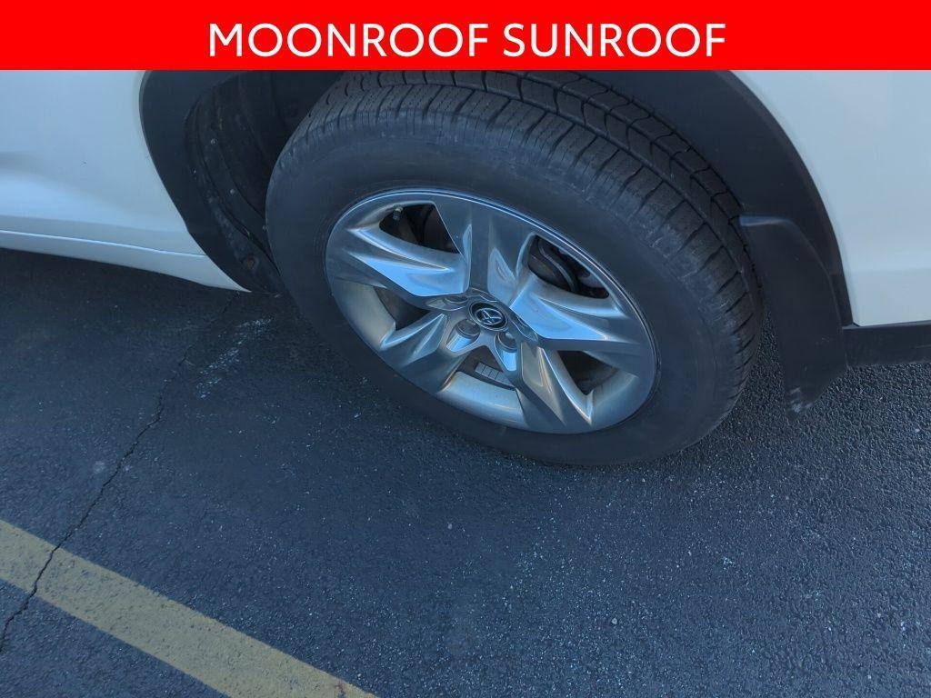 used 2018 Toyota Highlander car, priced at $22,995