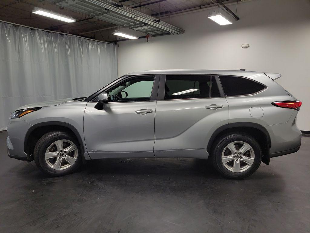 used 2023 Toyota Highlander Hybrid car, priced at $28,995