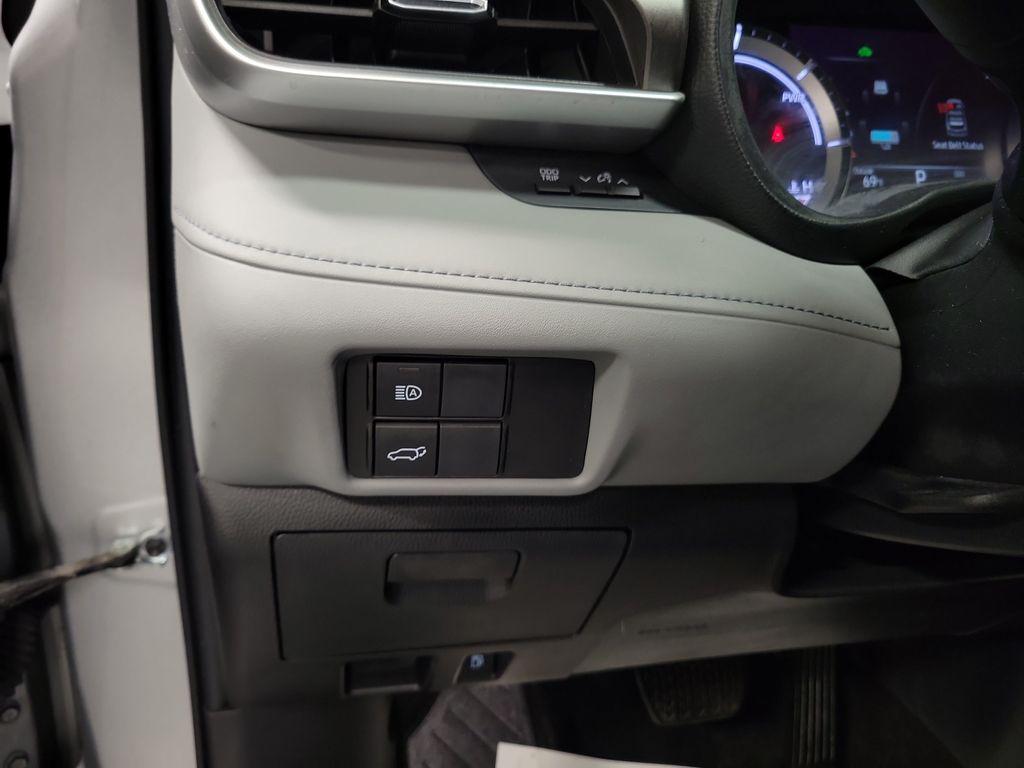 used 2023 Toyota Highlander Hybrid car, priced at $28,995