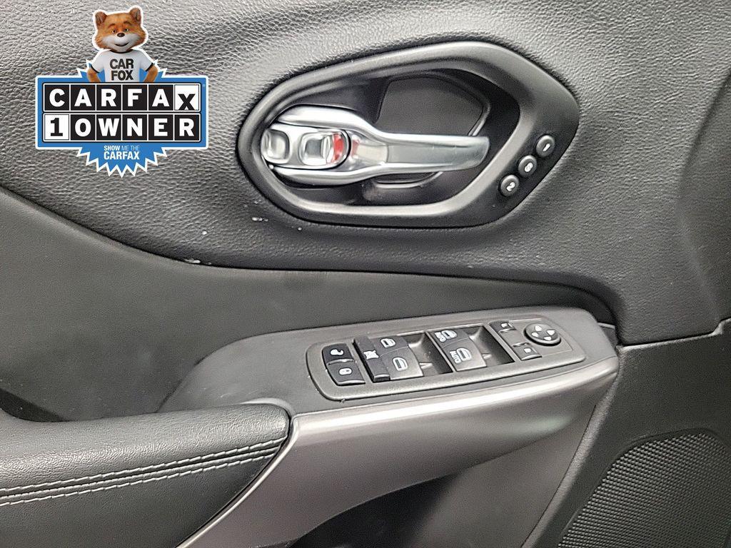 used 2022 Jeep Cherokee car, priced at $22,995