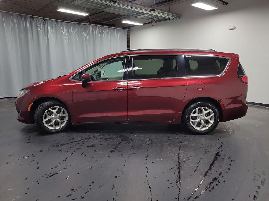 used 2017 Chrysler Pacifica car, priced at $8,995