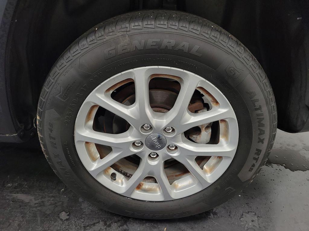 used 2014 Jeep Cherokee car, priced at $9,995