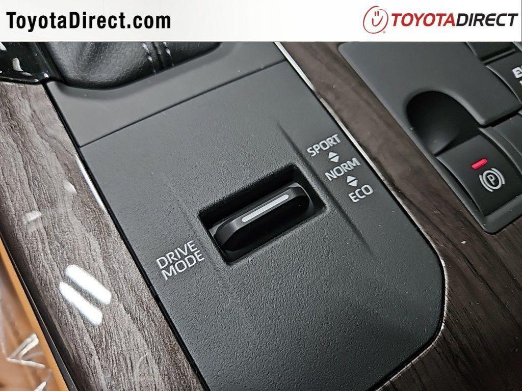 new 2026 Toyota Highlander Hybrid car, priced at $56,858