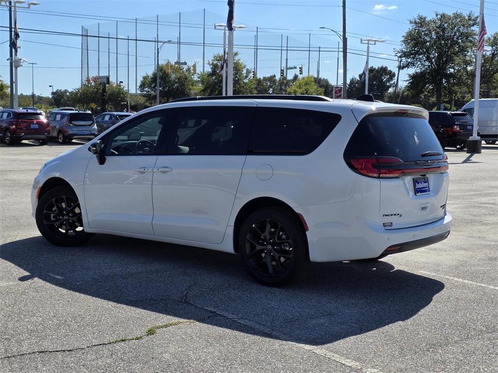 new 2026 Chrysler Pacifica car, priced at $54,473