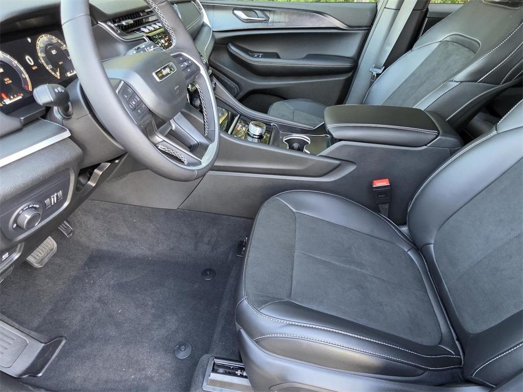 new 2025 Jeep Grand Cherokee car, priced at $37,454