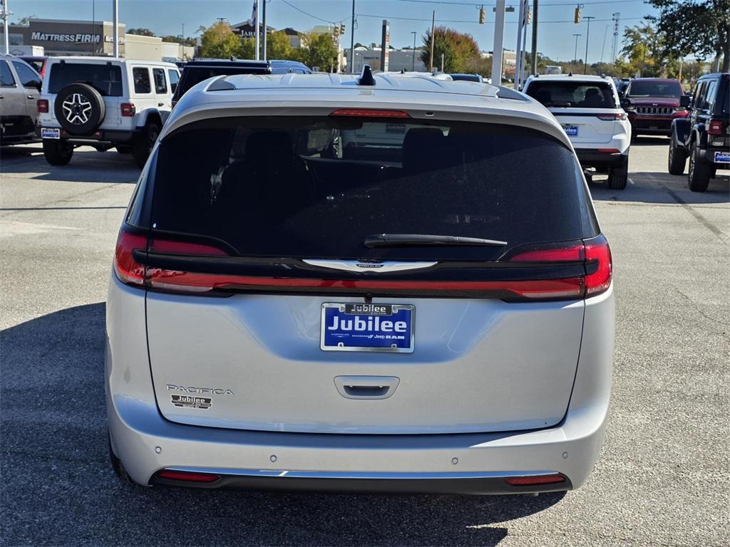 new 2026 Chrysler Pacifica car, priced at $39,329