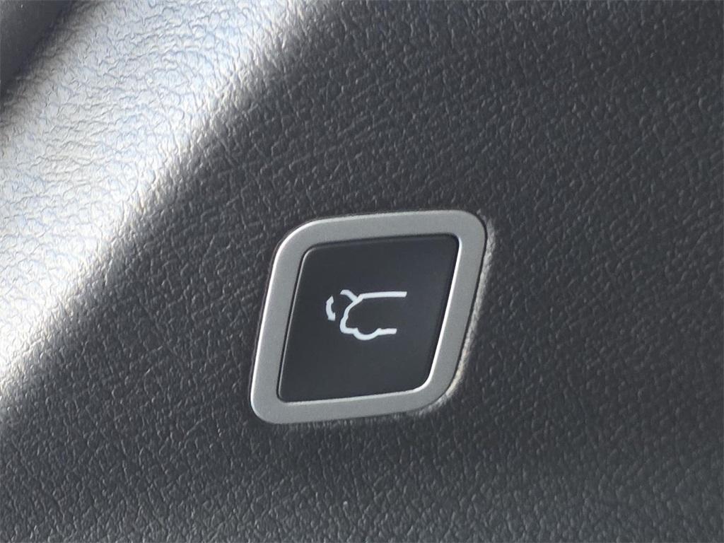 new 2026 Chrysler Pacifica car, priced at $39,329