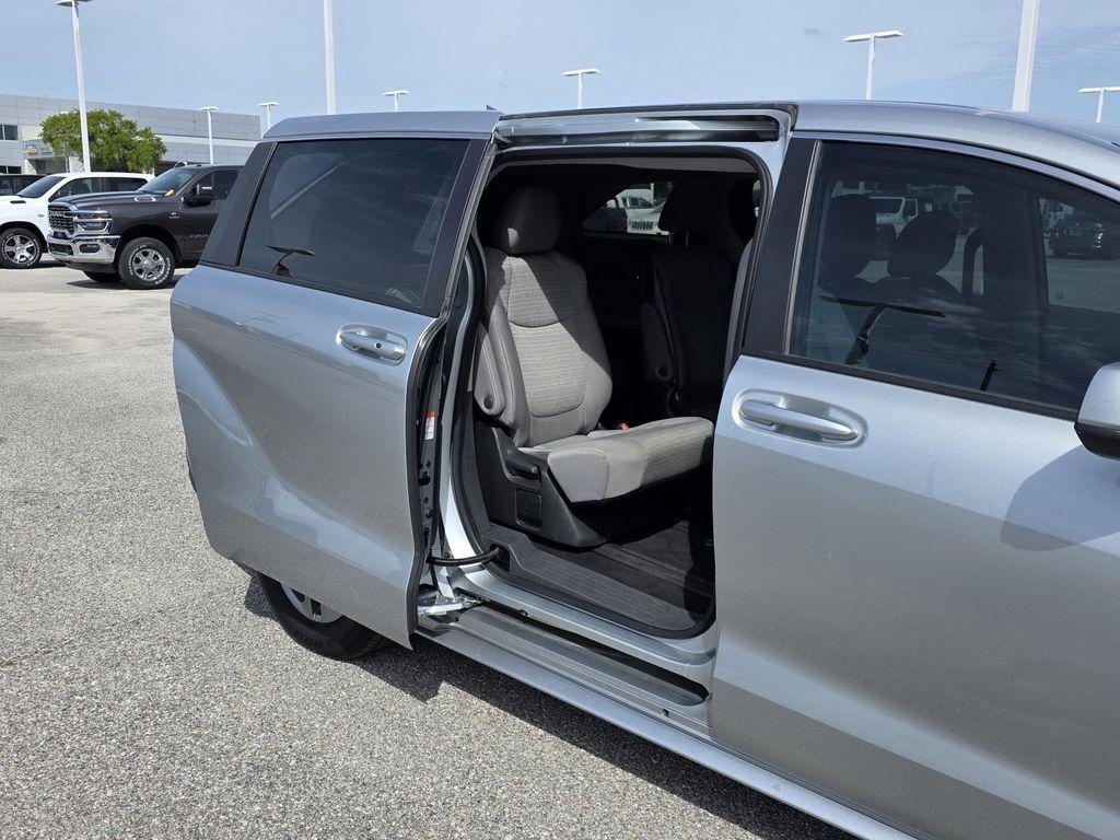 used 2023 Toyota Sienna car, priced at $37,490