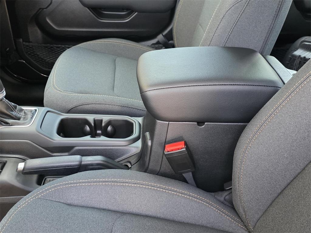 new 2026 Jeep Gladiator car, priced at $43,540