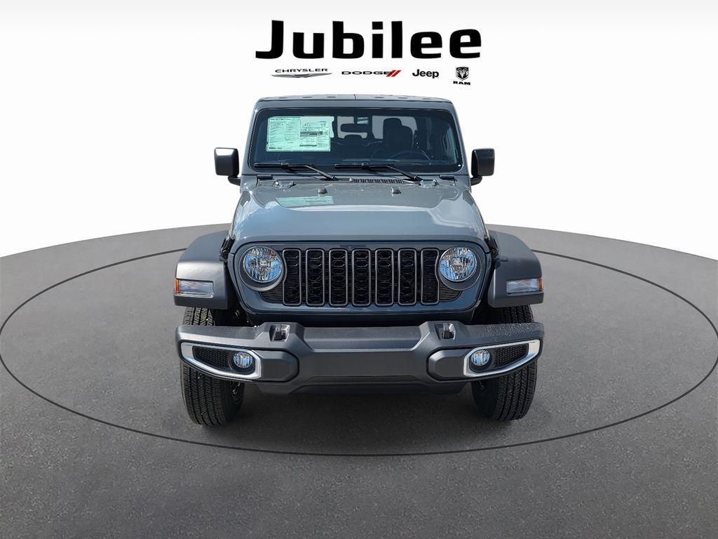 new 2026 Jeep Gladiator car, priced at $45,560