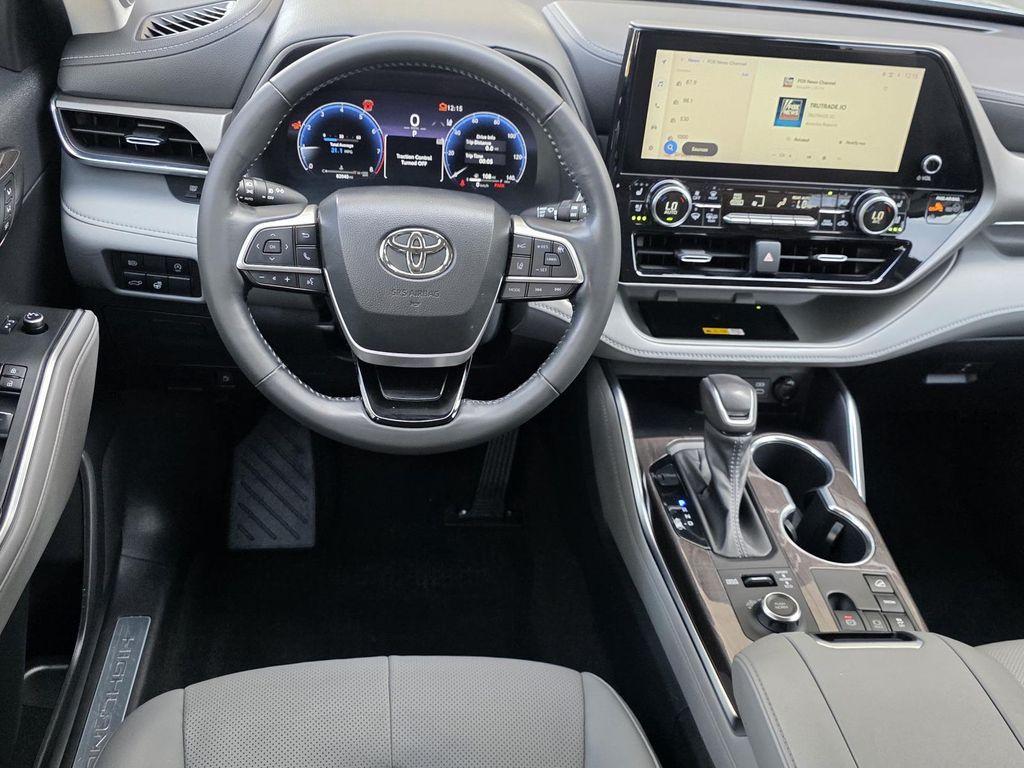 used 2023 Toyota Highlander car, priced at $34,590
