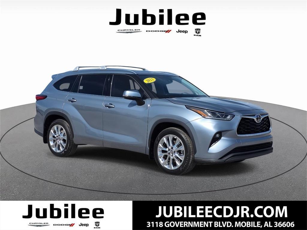 used 2023 Toyota Highlander car, priced at $36,990