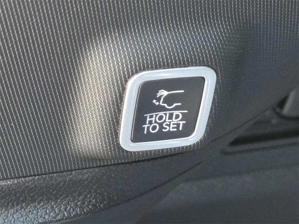 new 2025 Jeep Grand Cherokee car, priced at $38,150