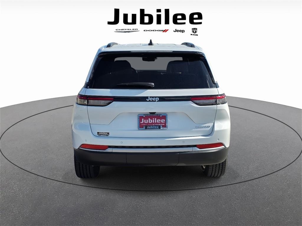 new 2026 Jeep Grand Cherokee car, priced at $42,878