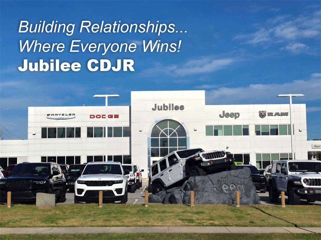 new 2026 Jeep Grand Cherokee car, priced at $42,878