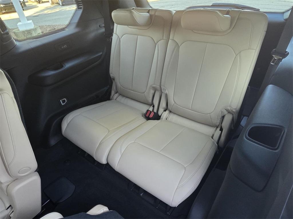 new 2025 Jeep Grand Cherokee L car, priced at $50,014