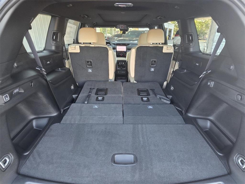 new 2025 Jeep Grand Cherokee L car, priced at $50,014