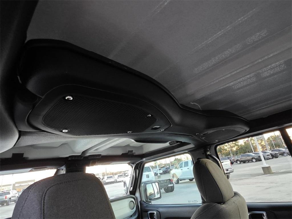 new 2026 Jeep Gladiator car, priced at $46,674