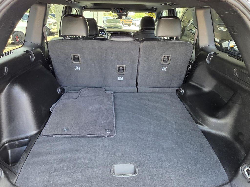 used 2025 Jeep Grand Cherokee car, priced at $38,990