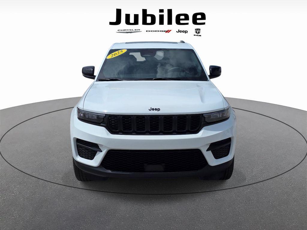 used 2025 Jeep Grand Cherokee car, priced at $38,990