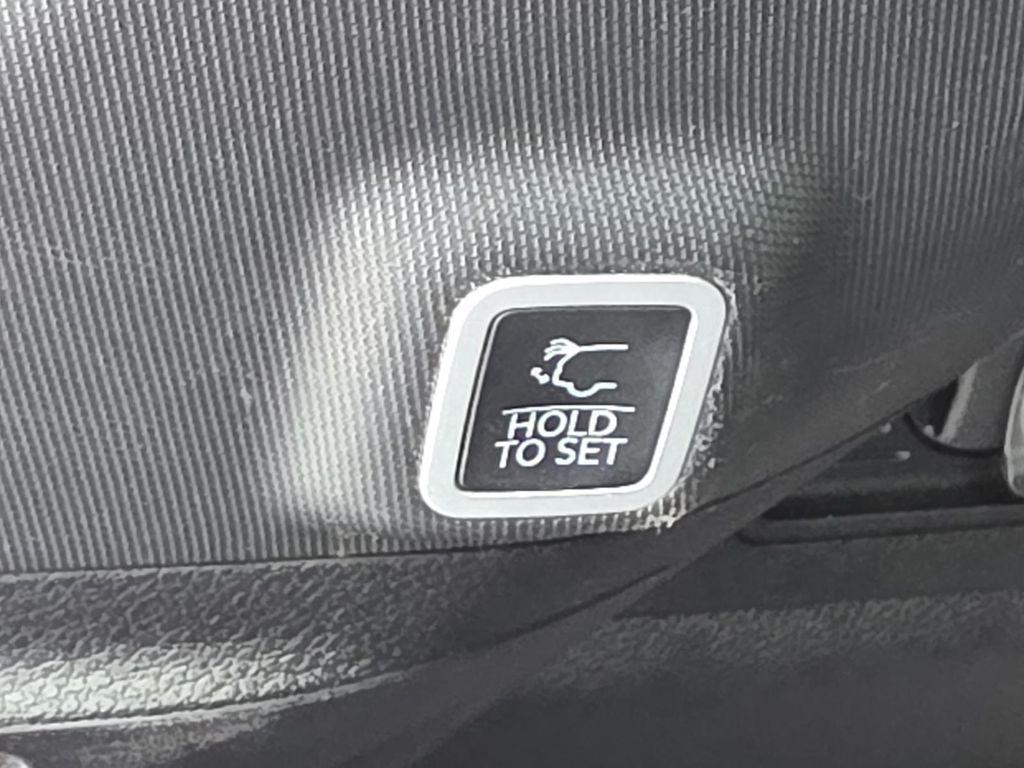 used 2025 Jeep Grand Cherokee car, priced at $38,990