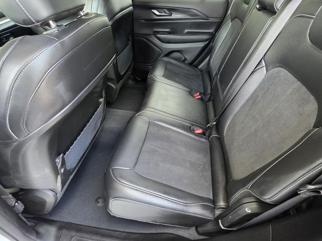 used 2025 Jeep Grand Cherokee car, priced at $38,990