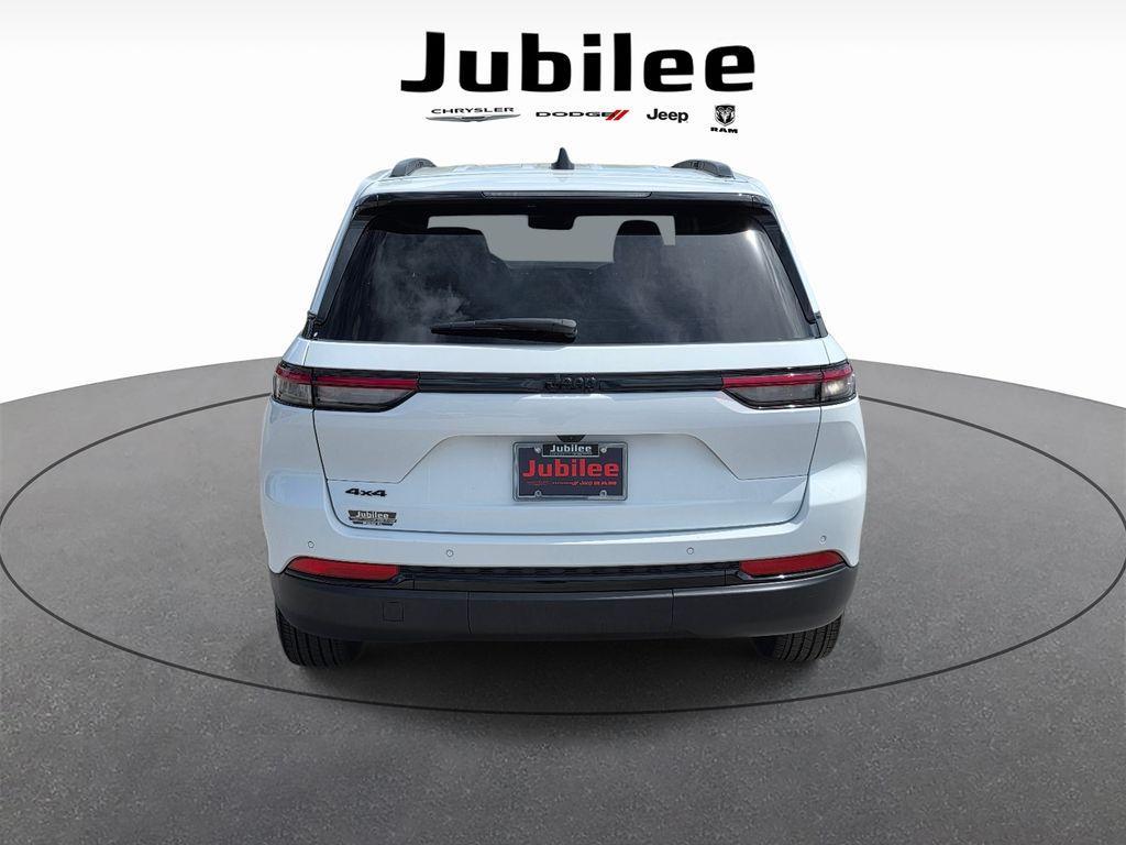 used 2025 Jeep Grand Cherokee car, priced at $38,990