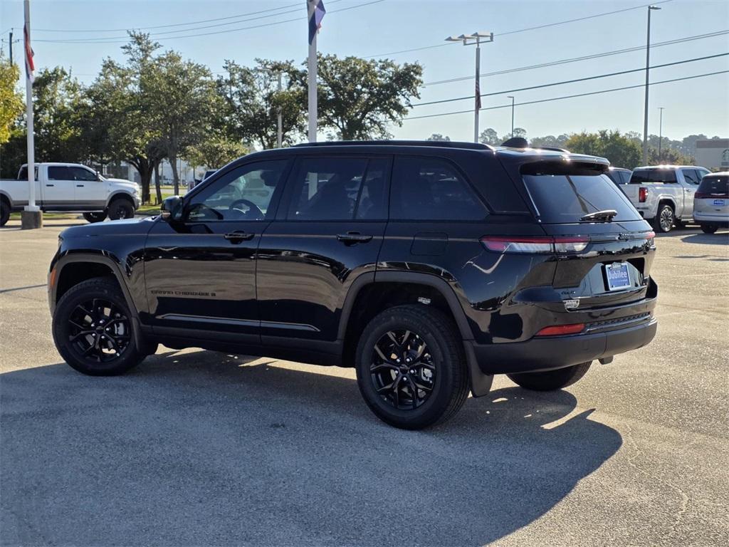 new 2025 Jeep Grand Cherokee car, priced at $39,661