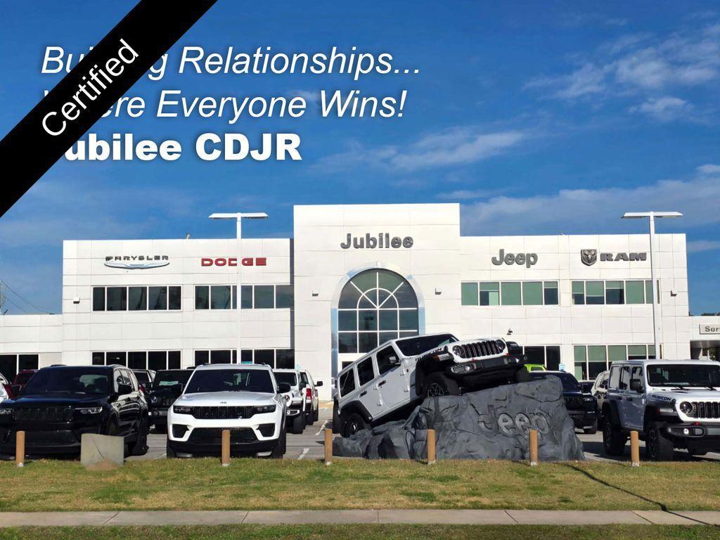 used 2025 Jeep Grand Cherokee car, priced at $41,990