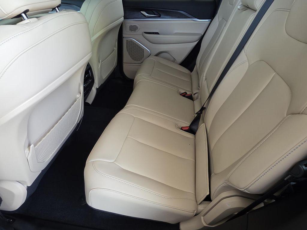 new 2026 Jeep Grand Cherokee car, priced at $43,082