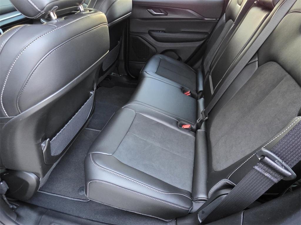 new 2025 Jeep Grand Cherokee car, priced at $41,757