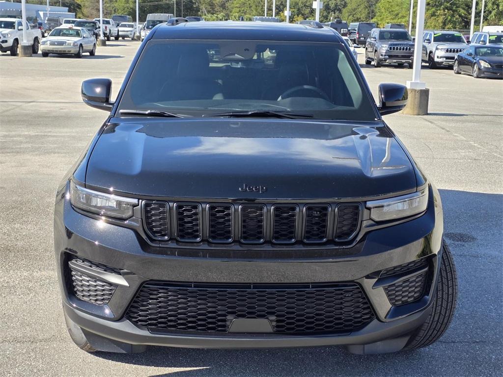 new 2025 Jeep Grand Cherokee car, priced at $41,757