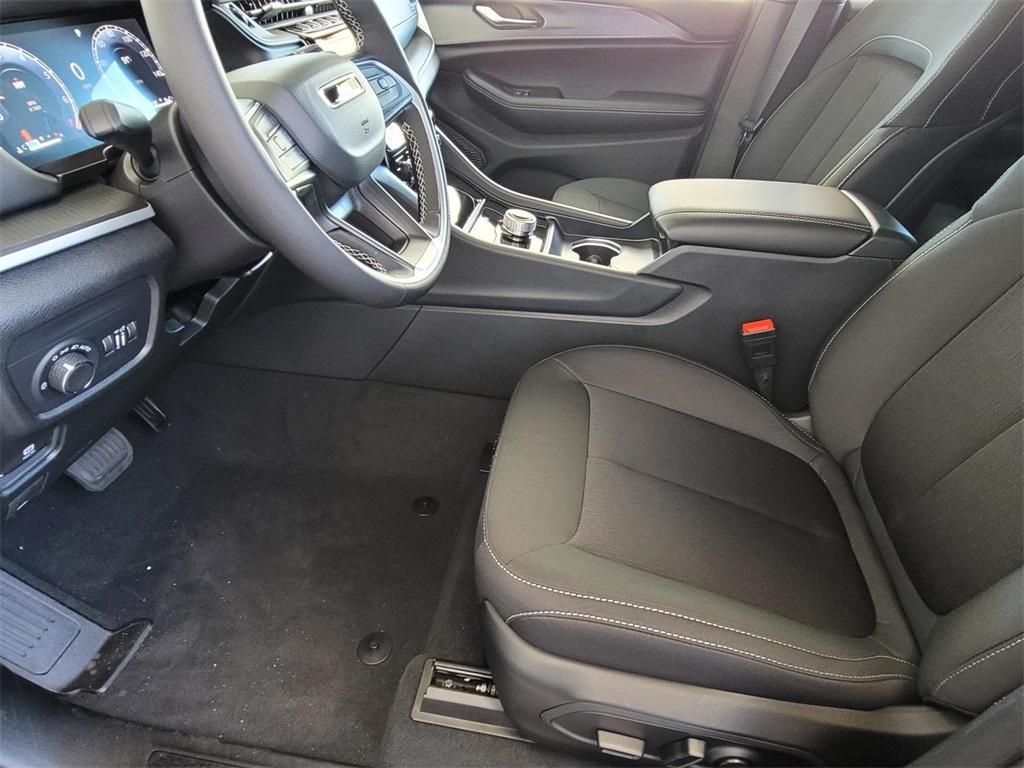 new 2025 Jeep Grand Cherokee car, priced at $36,371