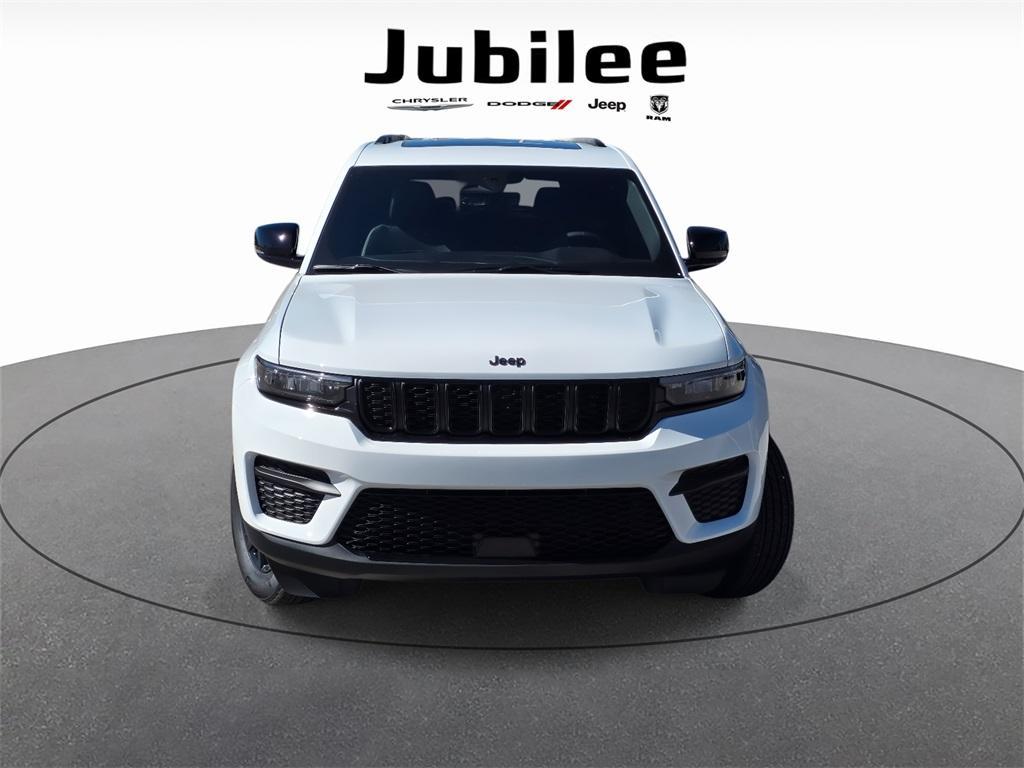 new 2025 Jeep Grand Cherokee car, priced at $40,120