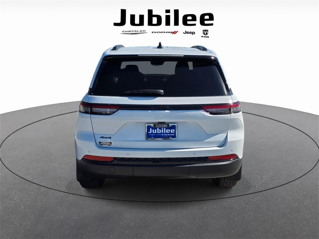 new 2025 Jeep Grand Cherokee car, priced at $40,120